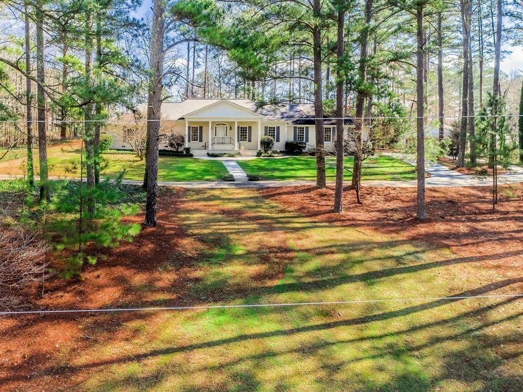 216 Valley View Drive - Photo 1