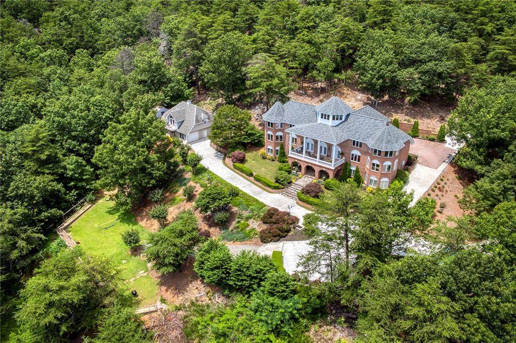 2440 Honeysuckle Lane - Photo 1