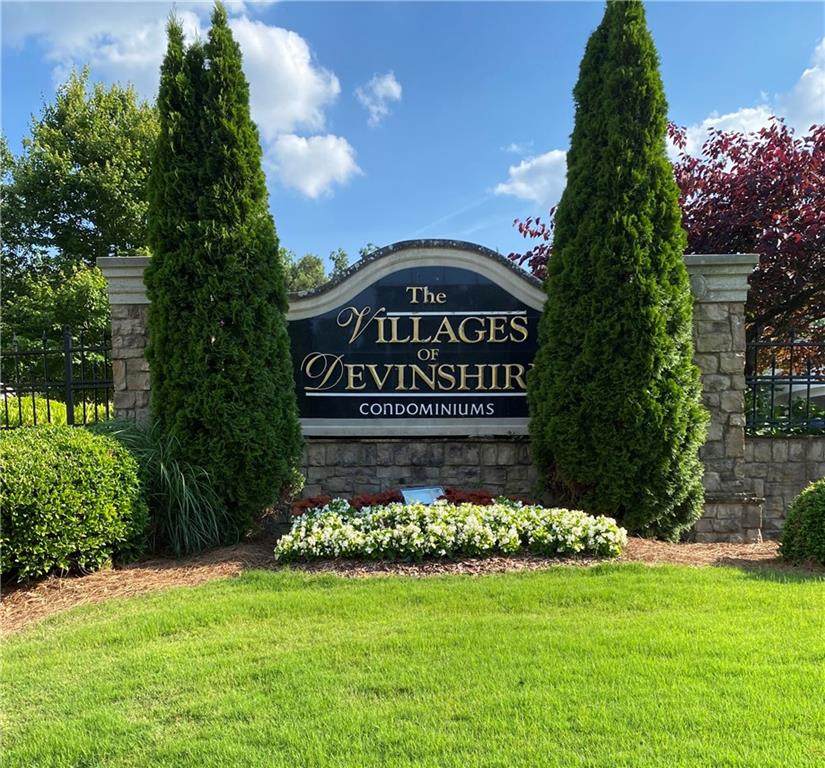 717 Sandringham Drive - Photo 1