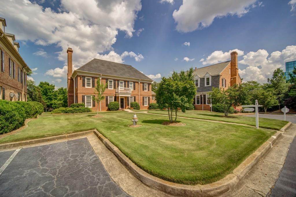 1827 Powers Ferry Road - Photo 1