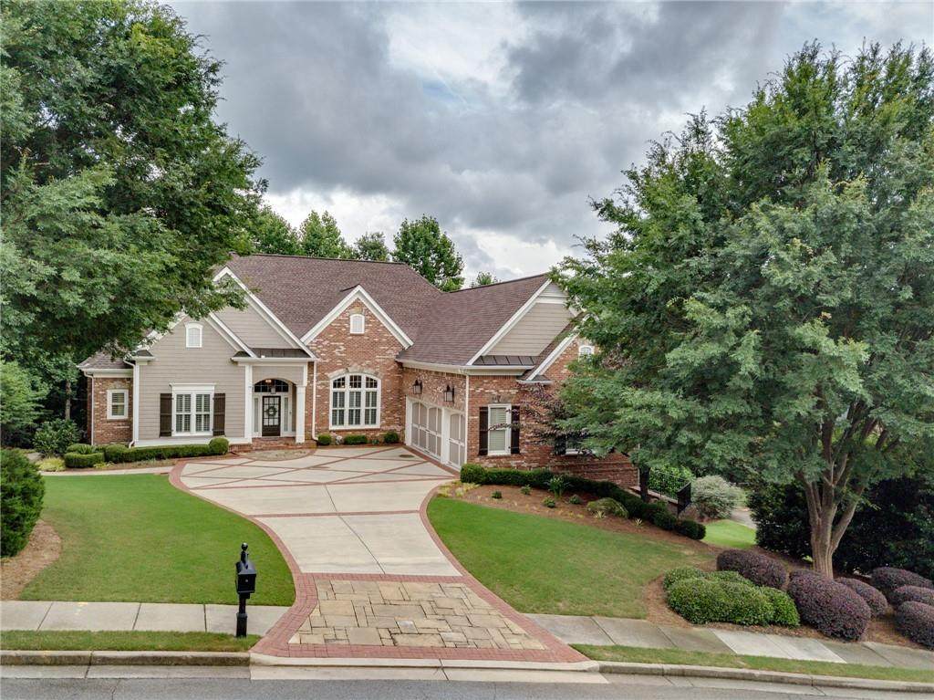 5033 Brendlynn Drive - Photo 1