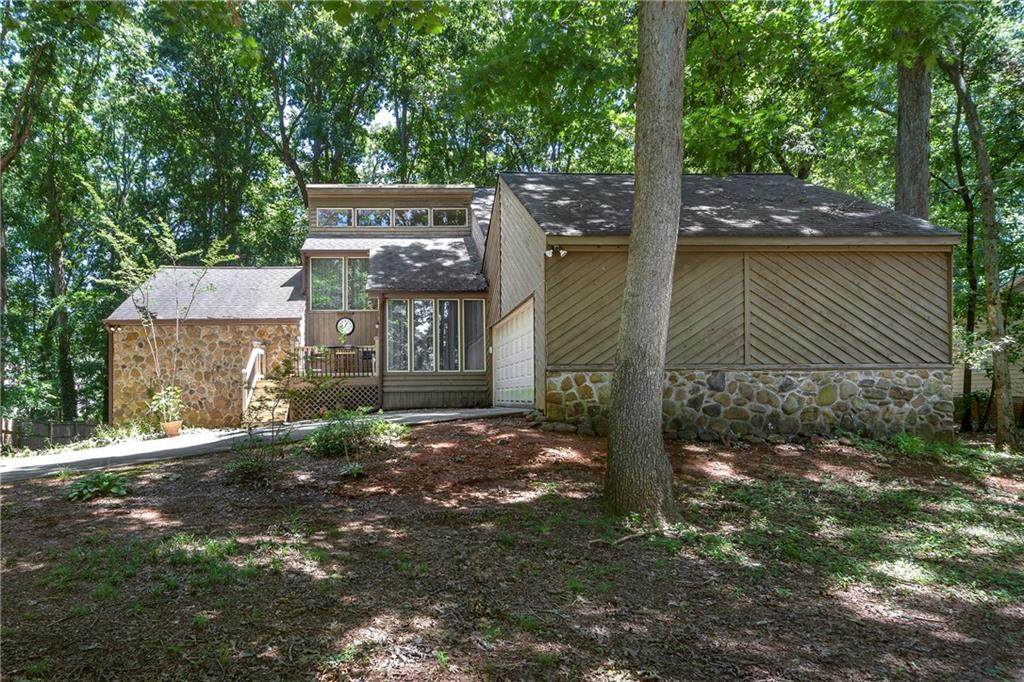 1962 Colony Oaks Drive - Photo 1
