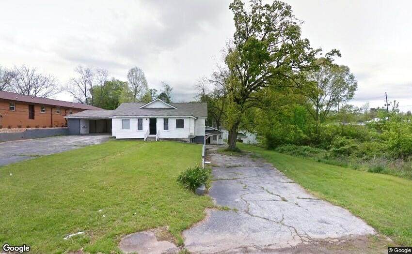 203 Oak Street - Photo 1
