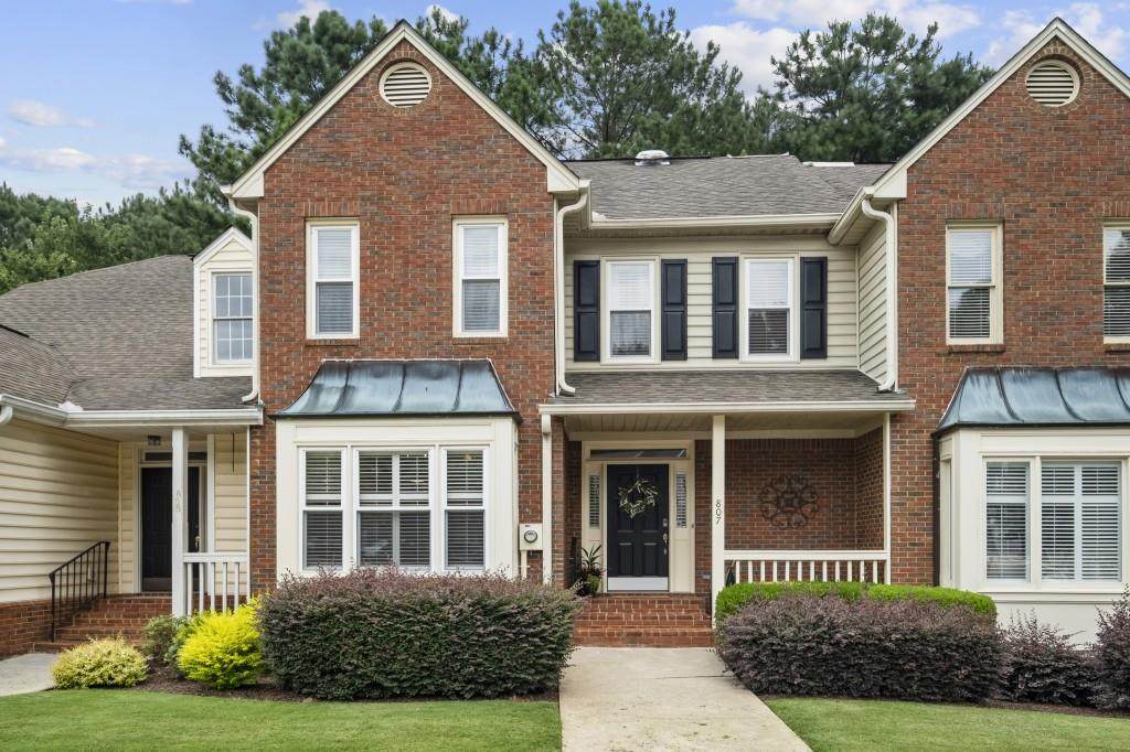 807 Saddle Hill - Photo 1