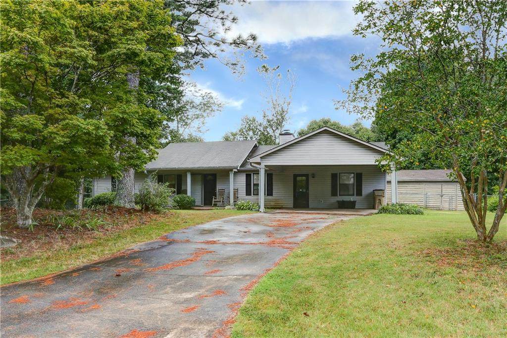 5607 Pinewood Drive - Photo 1