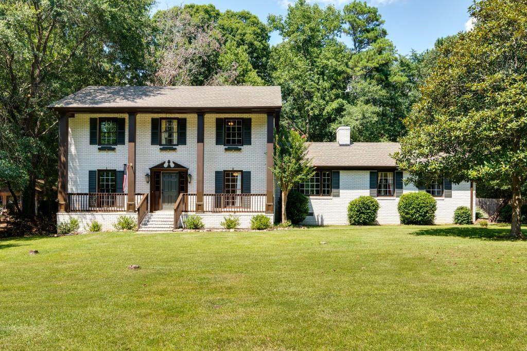 215 Rollingwood Drive - Photo 1