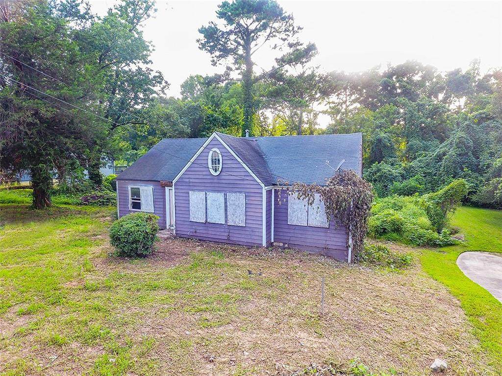 556 Elmwood Road - Photo 1