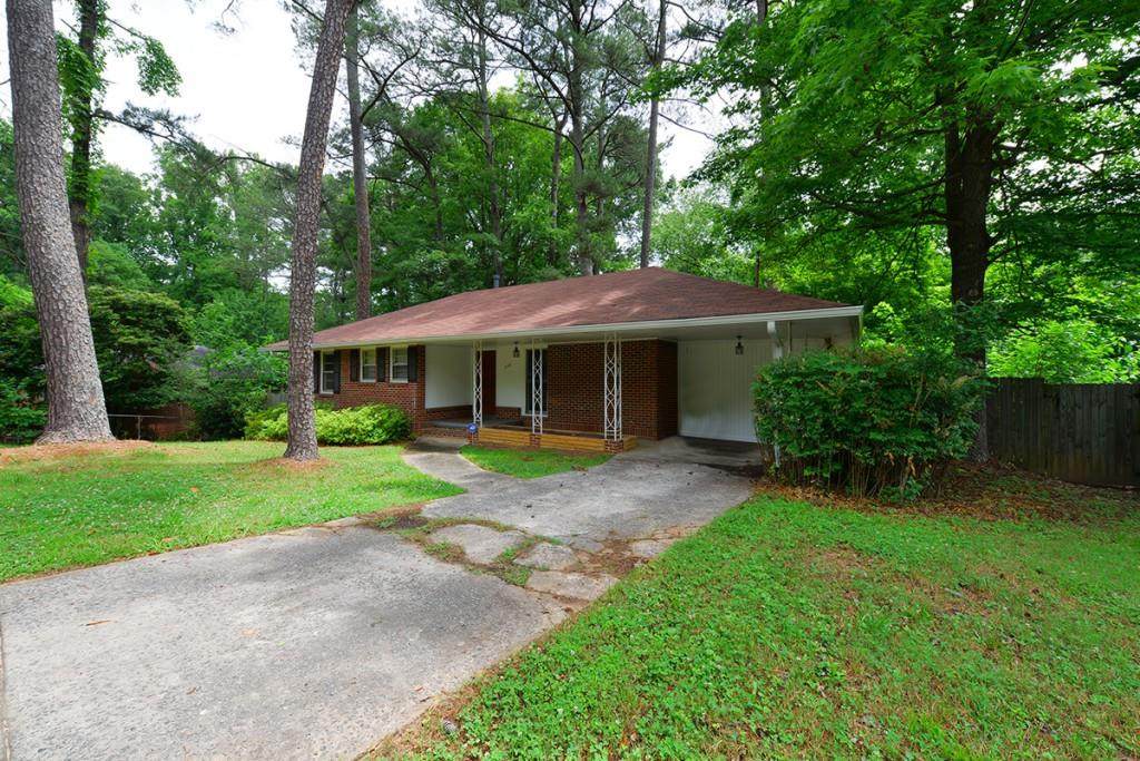 228 Stoneybrook Drive - Photo 1