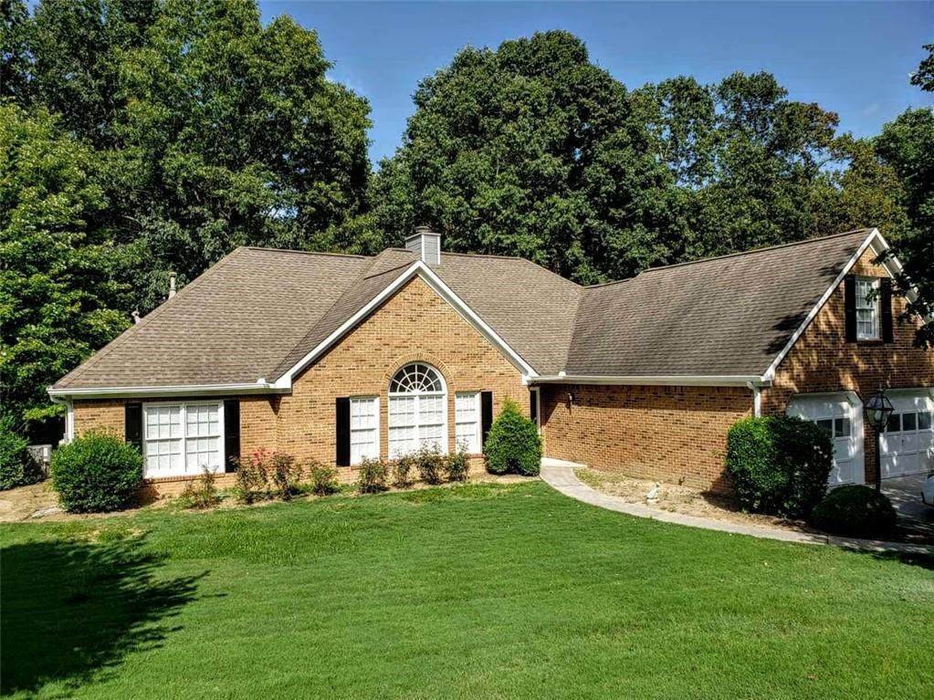 3220 Lakecrest Drive - Photo 1