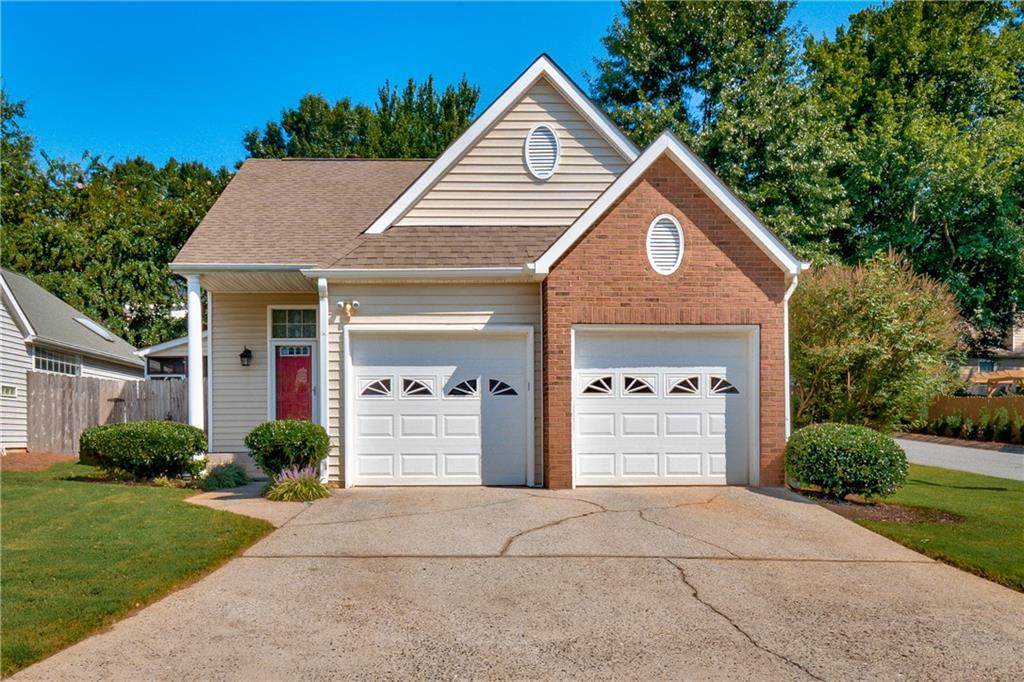 252 Dennis Drive - Photo 1