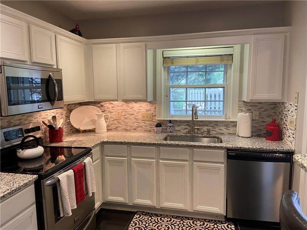 49 Mount Vernon Circle - Photo 1