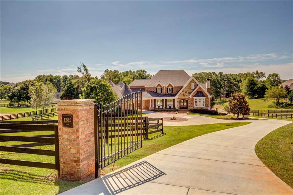 1385 Summit Road - Photo 1