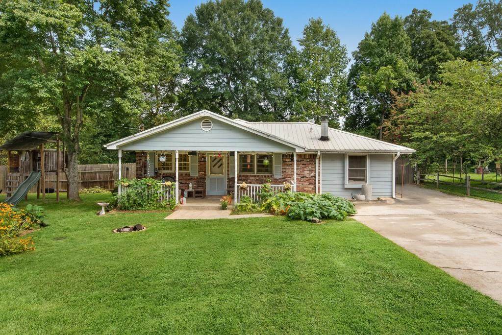 211 Brooke Drive - Photo 1