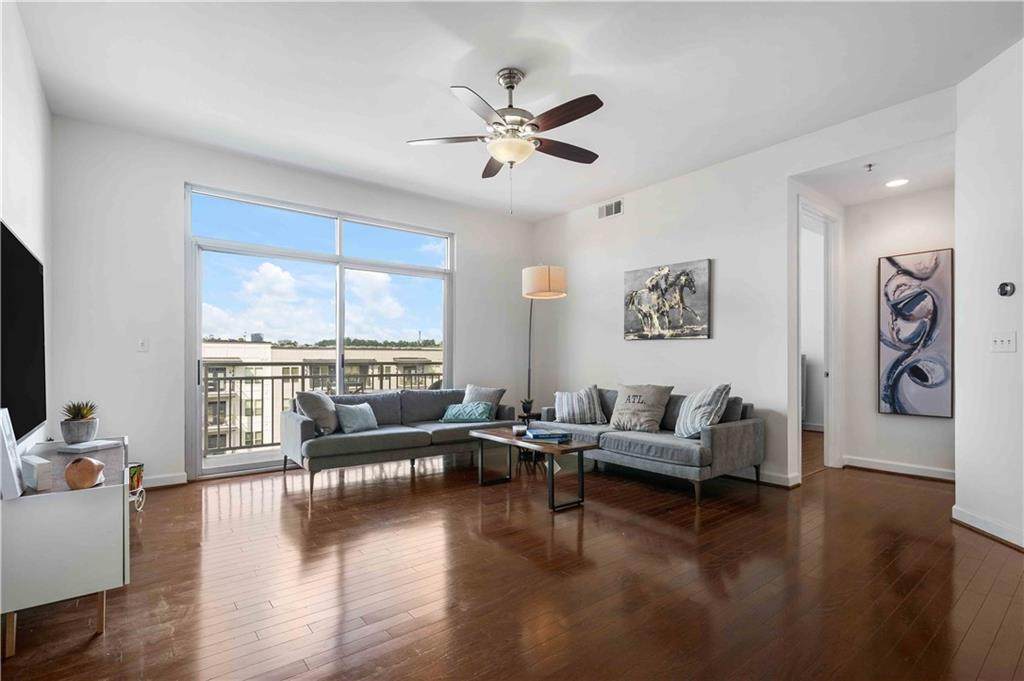 711 Cosmopolitan Drive - Photo 1