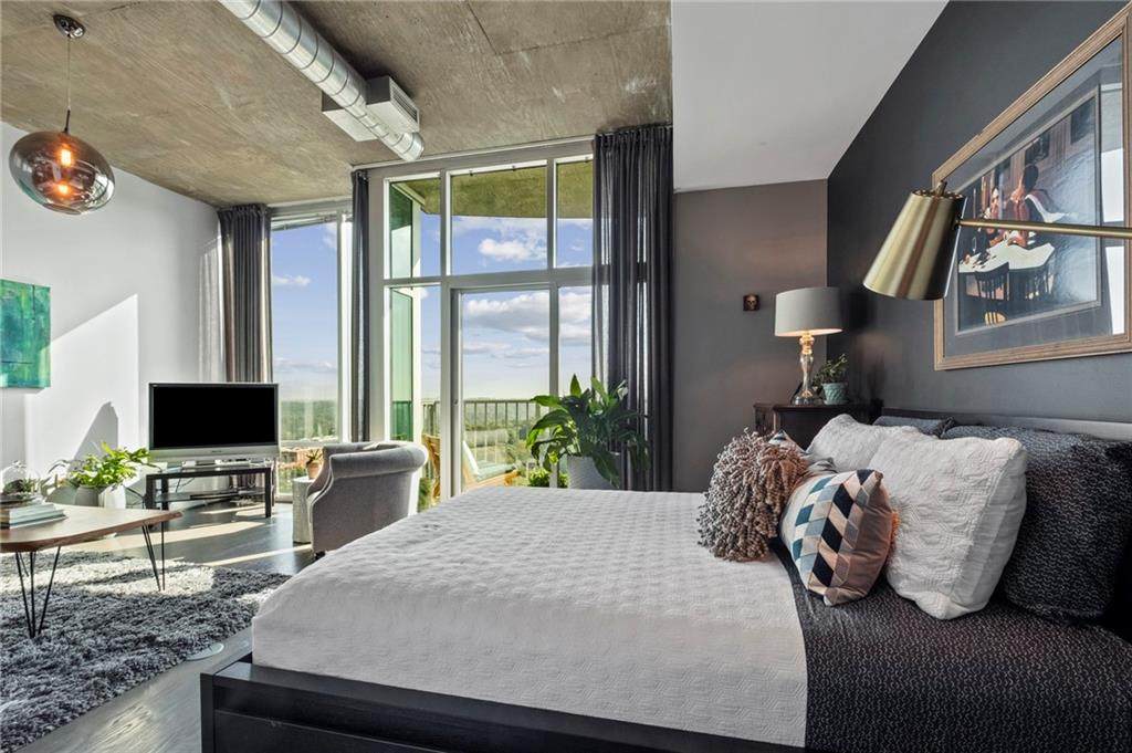 923 Peachtree Street - Photo 1