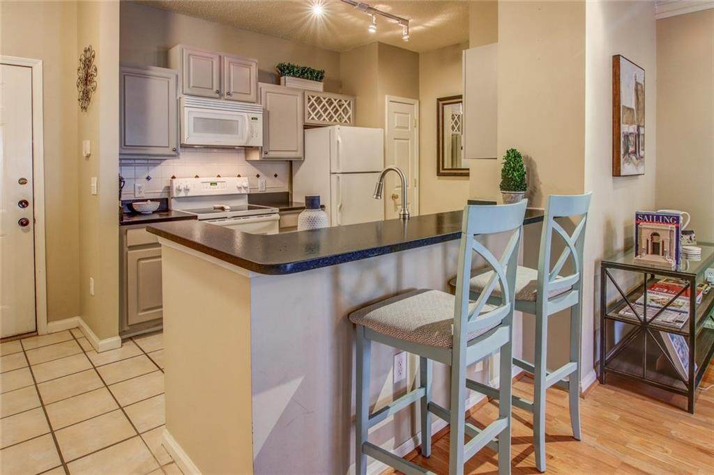 955 Juniper Street - Photo 1