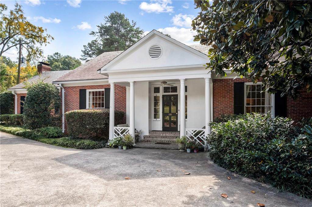 880 Wesley Road - Photo 1