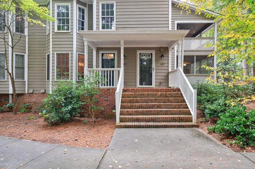 1427 Oakridge Circle - Photo 1