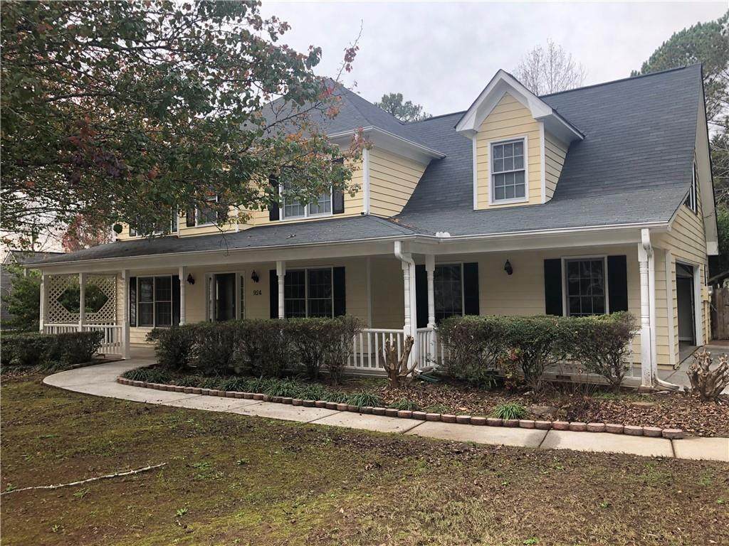 924 Georgian Point Drive - Photo 1