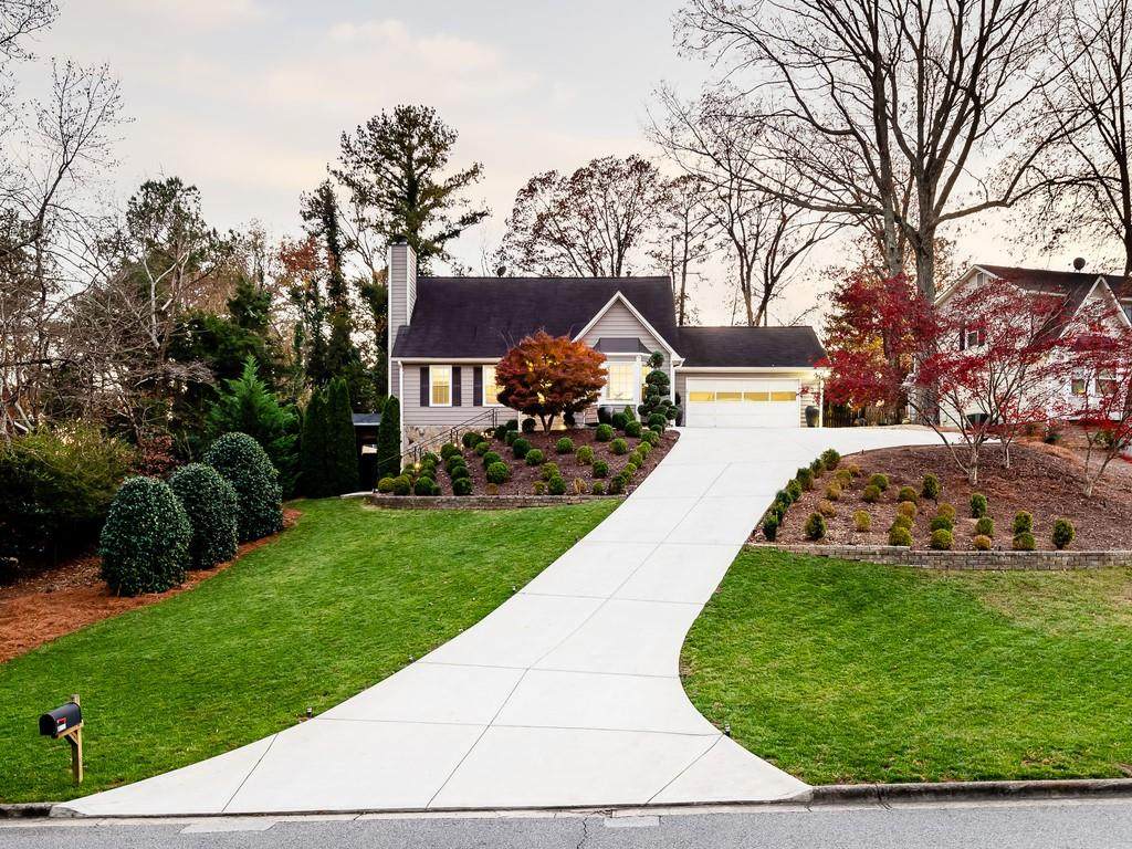 9177 Eves Circle - Photo 1
