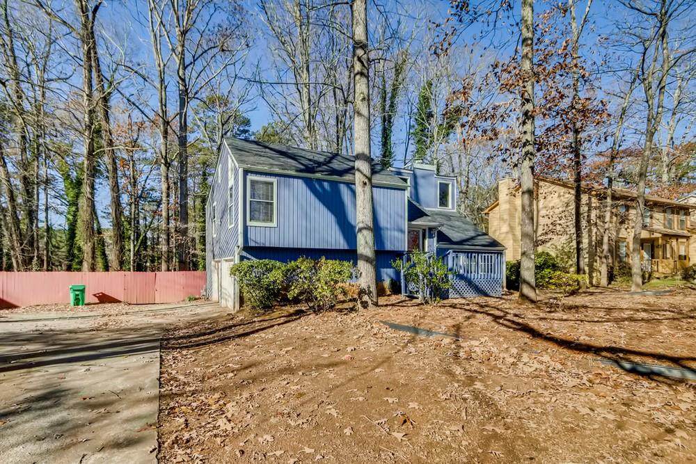 1509 Stoneleigh Hill Road - Photo 1