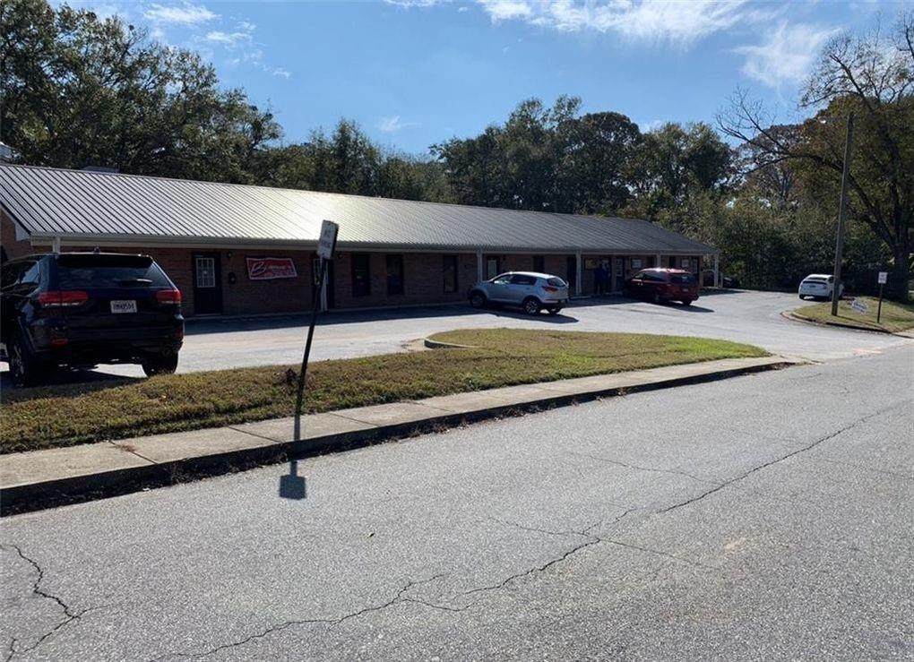 2559 Pharr Avenue - Photo 1