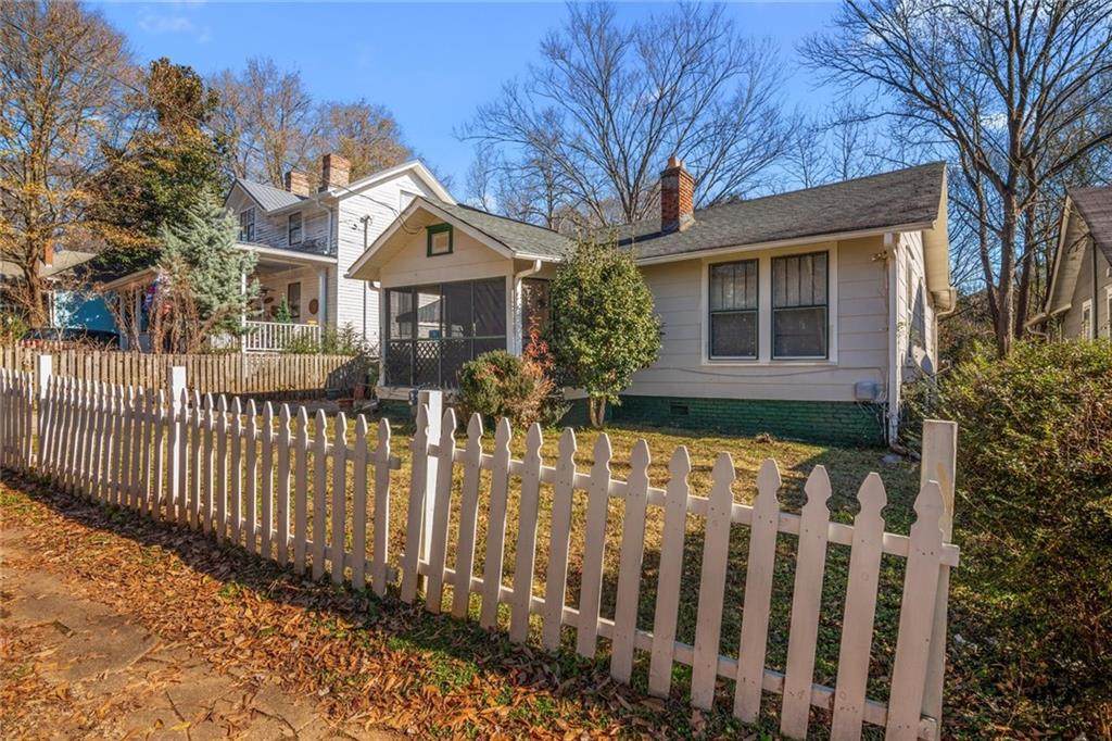 814 United Avenue - Photo 1