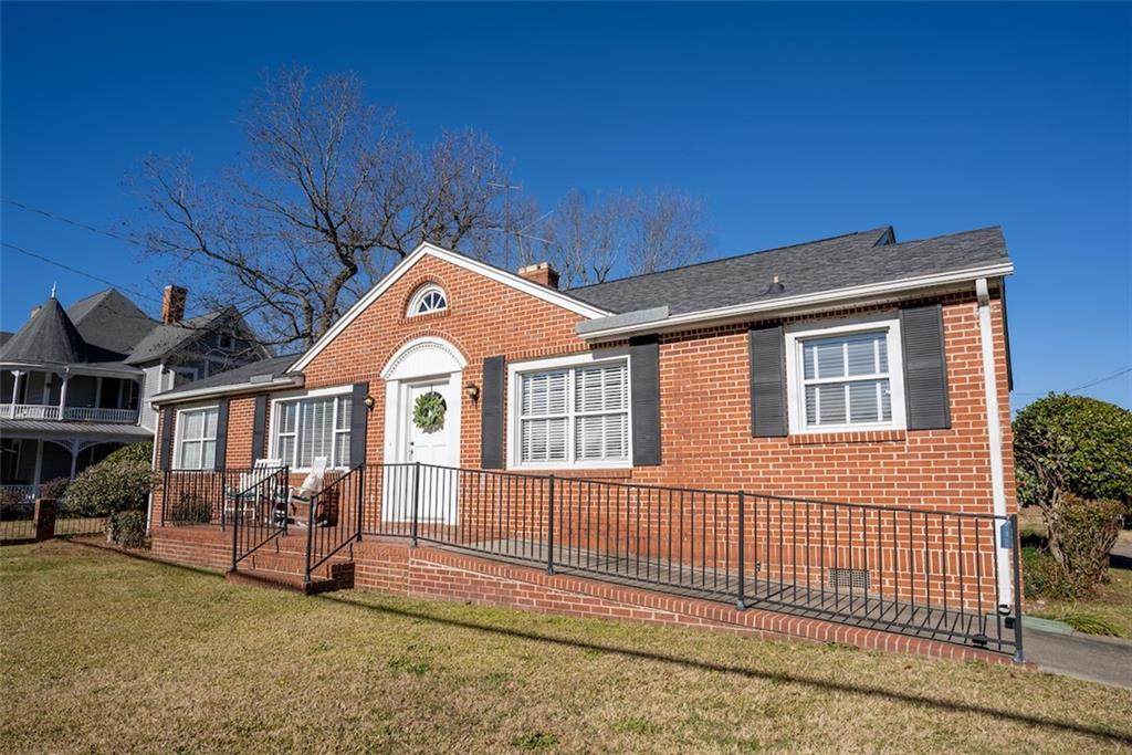 161 Howell Street - Photo 1
