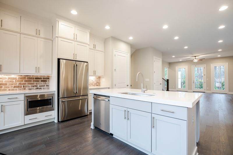 419 Bishop Lane - Photo 1