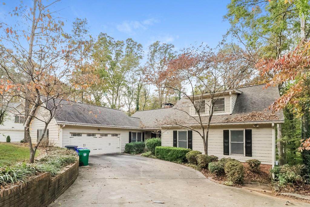 1552 Summerset Drive - Photo 1