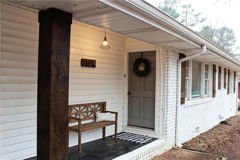 1124 Oakdale Drive - Photo 1