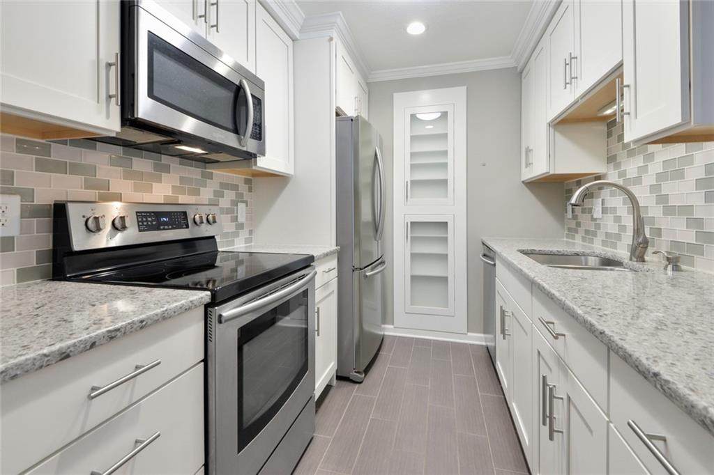 4216 Pine Heights Drive - Photo 1