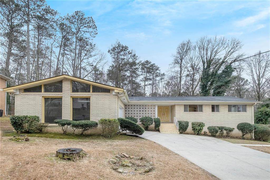 558 Larchmont Drive - Photo 1