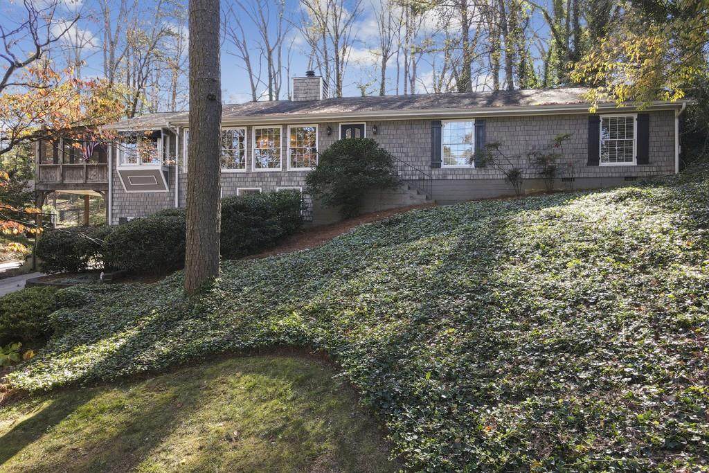 77 Putnam Circle - Photo 1