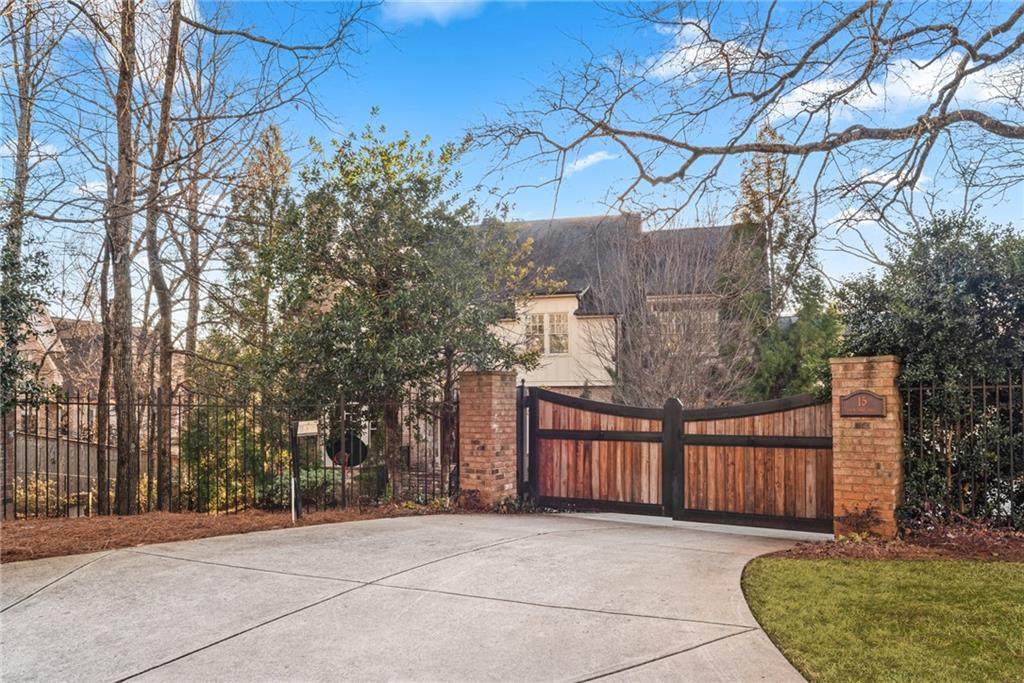 15 Glen Oaks Drive - Photo 1
