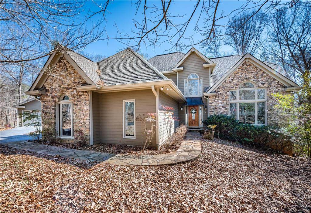 817 Hunters Trace - Photo 1