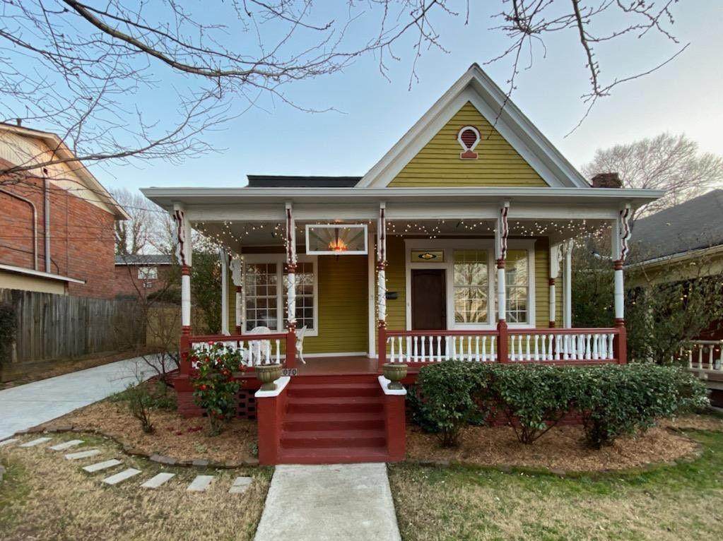 1070 Oak Street - Photo 1