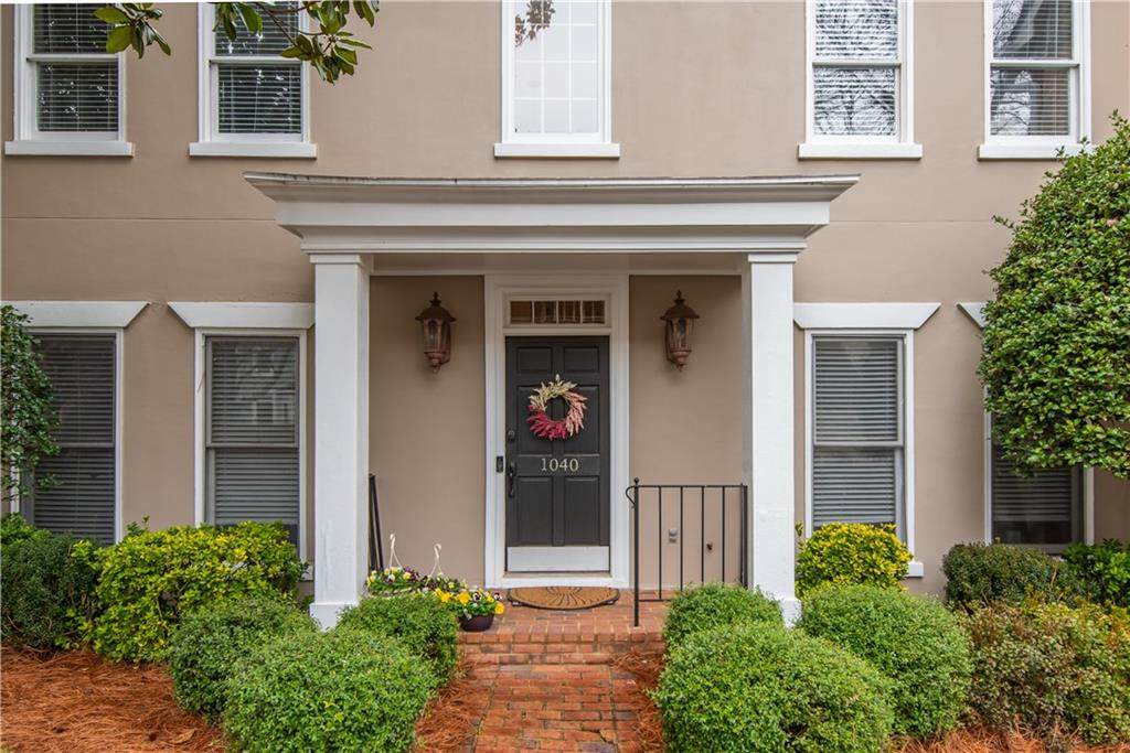 1040 Huntcliff - Photo 1