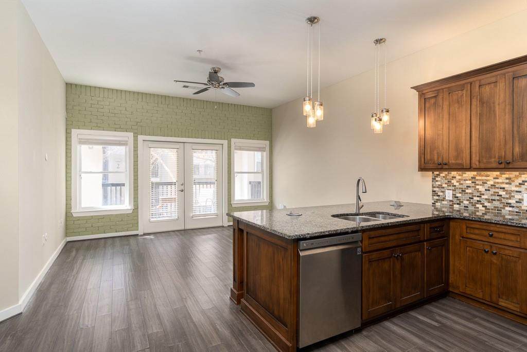 870 Inman Village Parkway - Photo 1