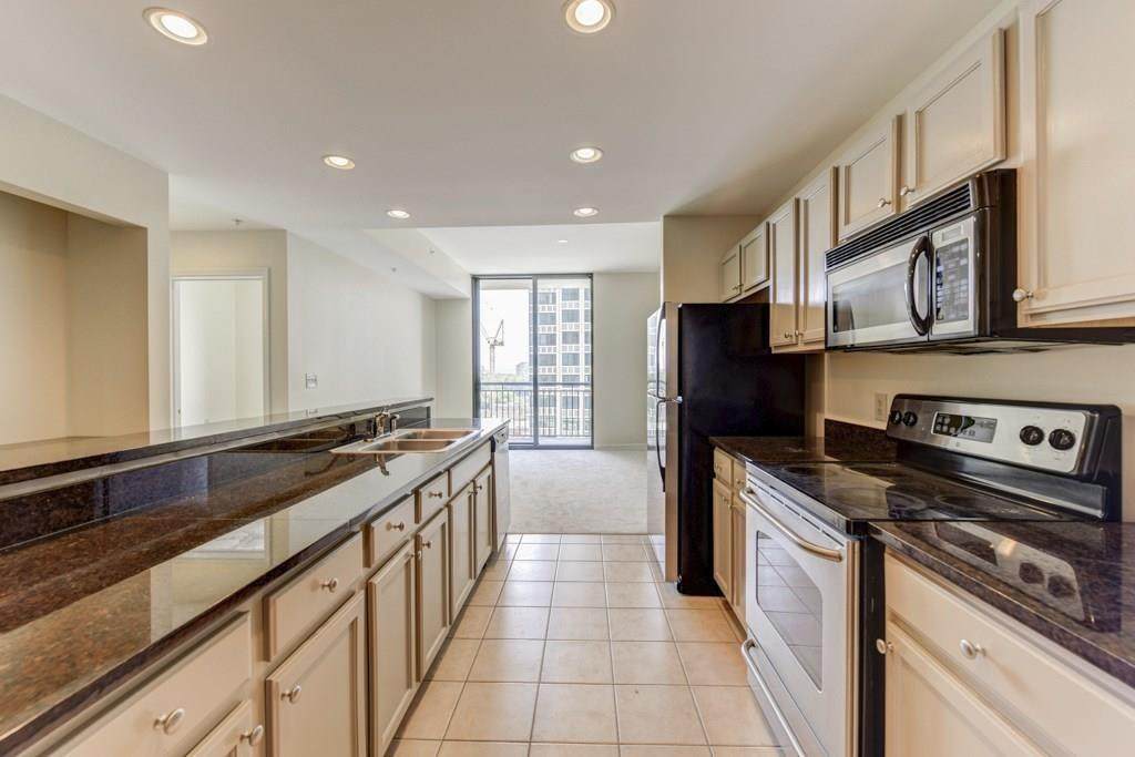 3040 Peachtree Road - Photo 1