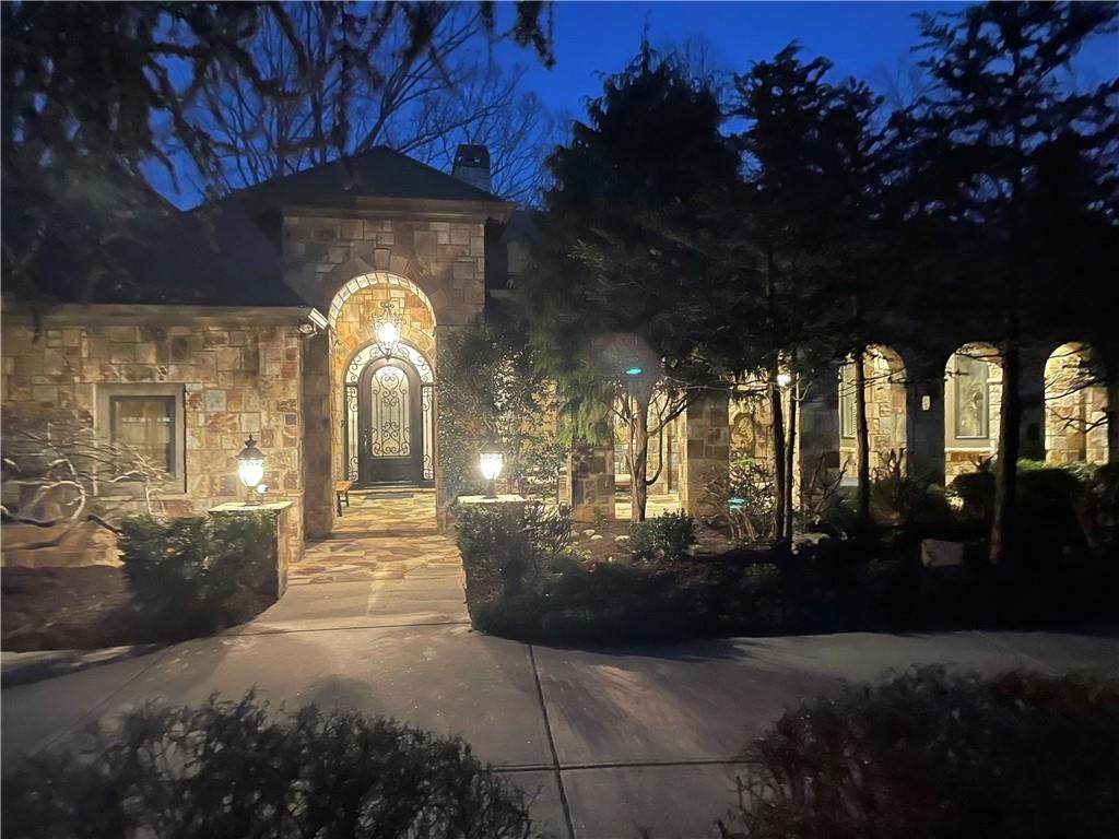 6009 Lanier Heights Circle - Photo 1