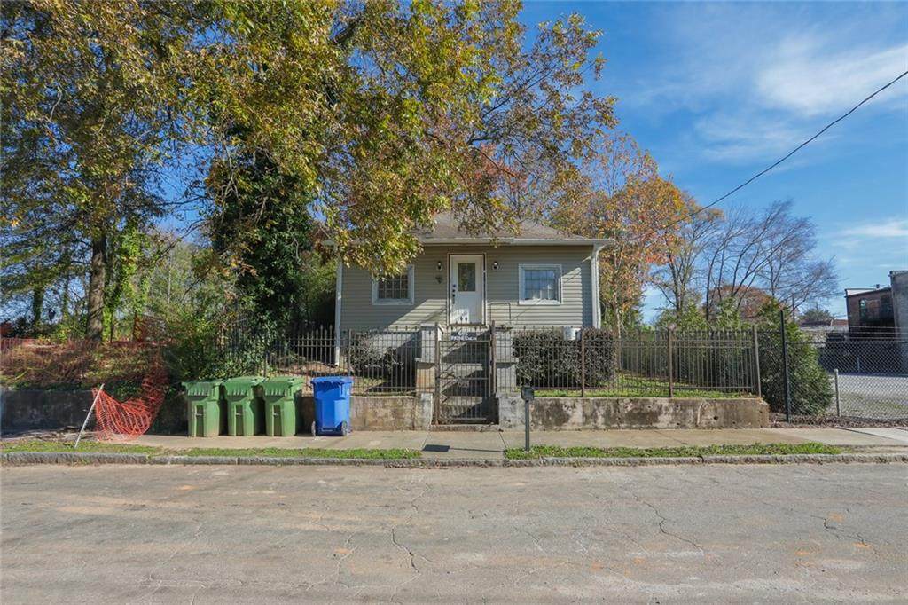 695 Paines Avenue - Photo 1