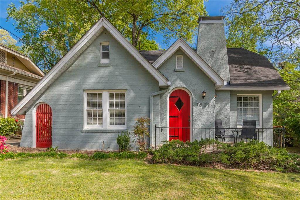 1927 Mercer Avenue - Photo 1