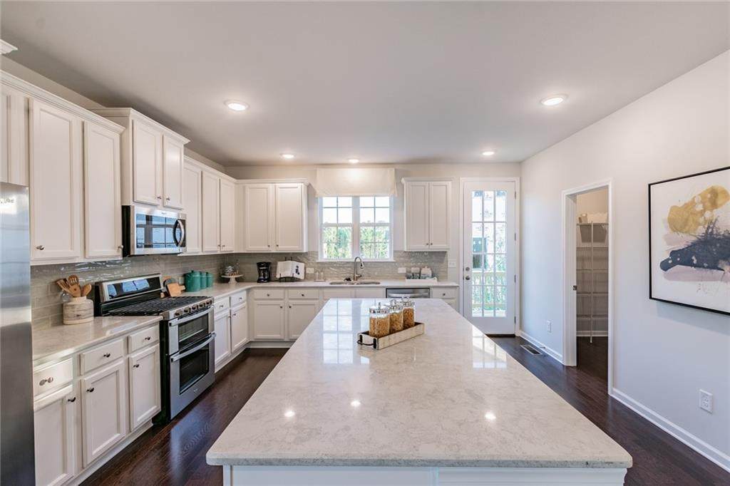 2522 Great Silver Fir Alley - Photo 1