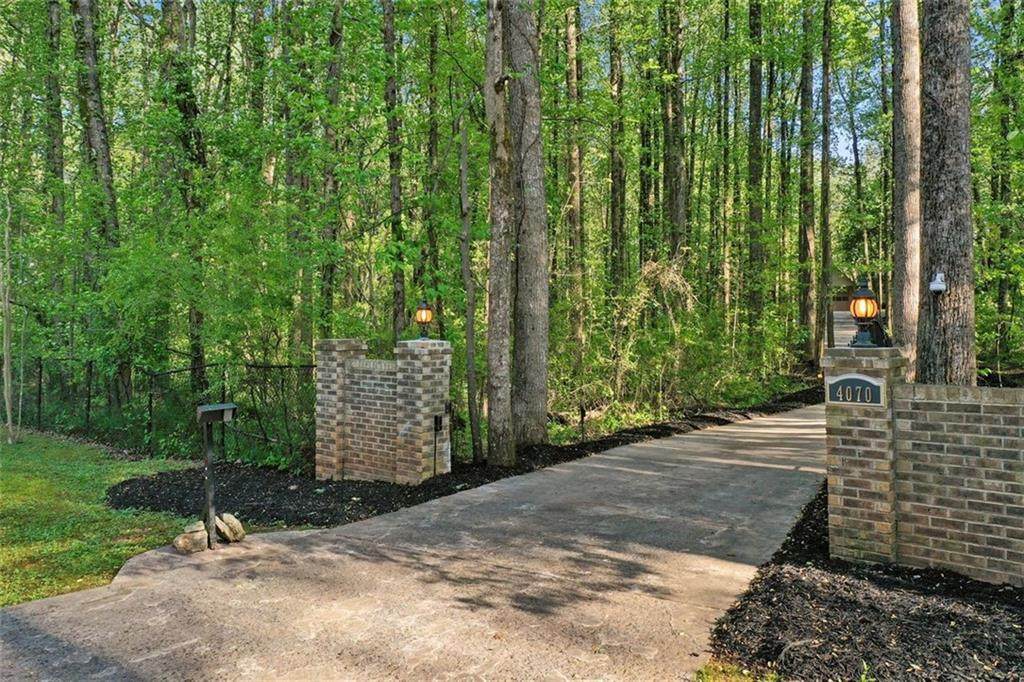 4070 Amanda Lane - Photo 1