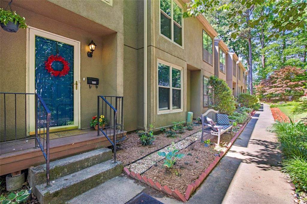 1713 Woodcliff Way - Photo 1