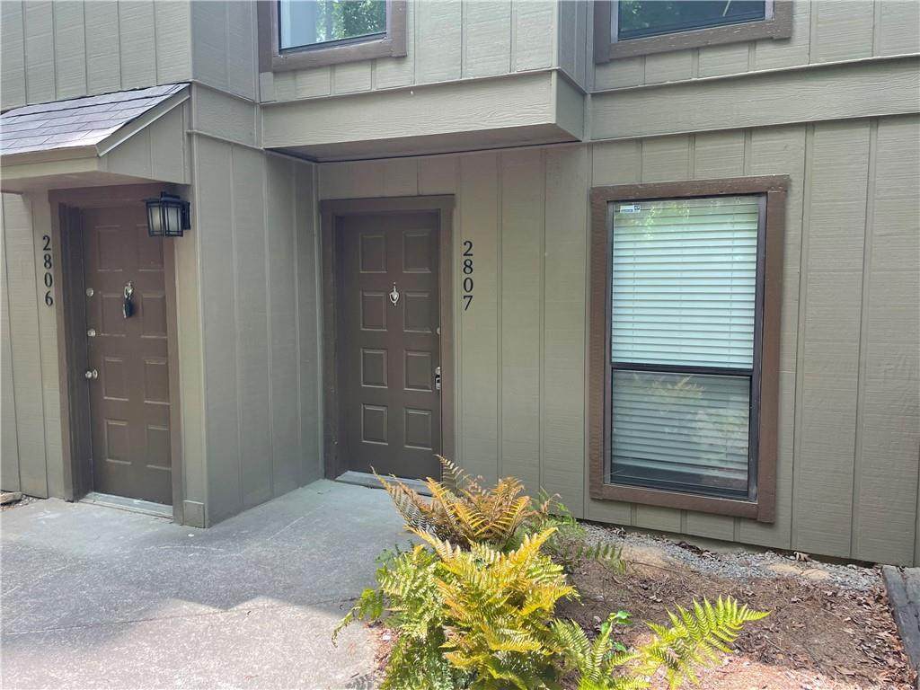 2807 Cumberland Court - Photo 1