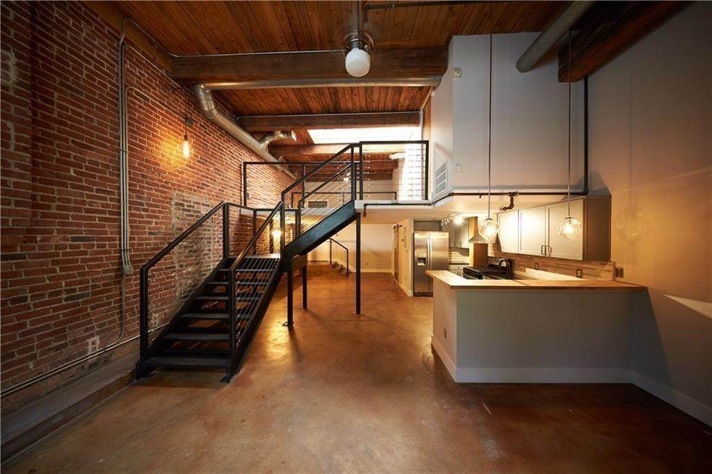 644 Wells Street - Photo 1