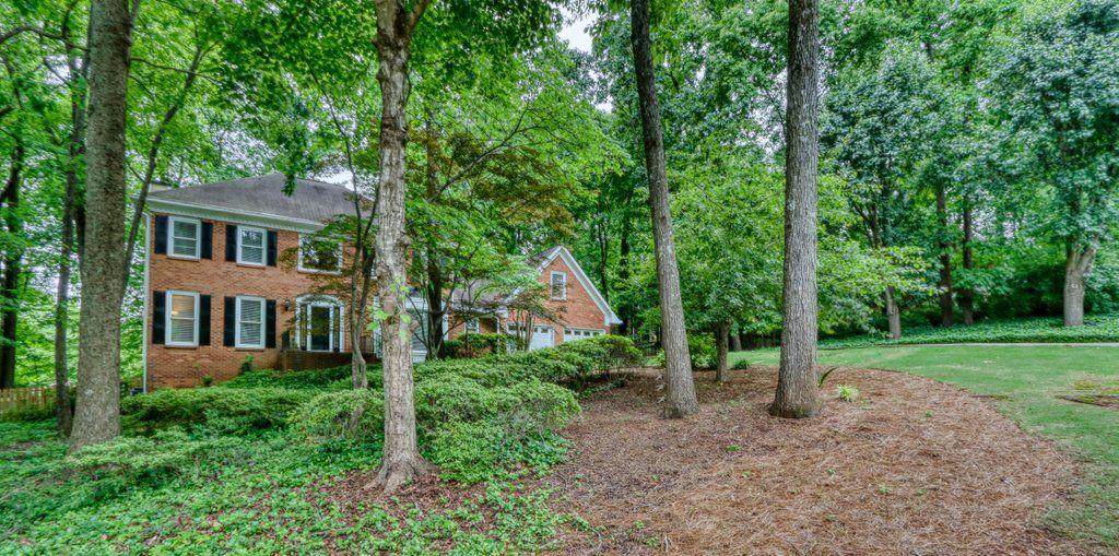 211 Westwood Drive - Photo 1