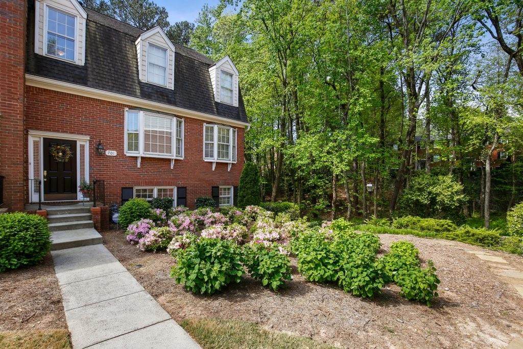 701 Dunwoody Chace - Photo 1